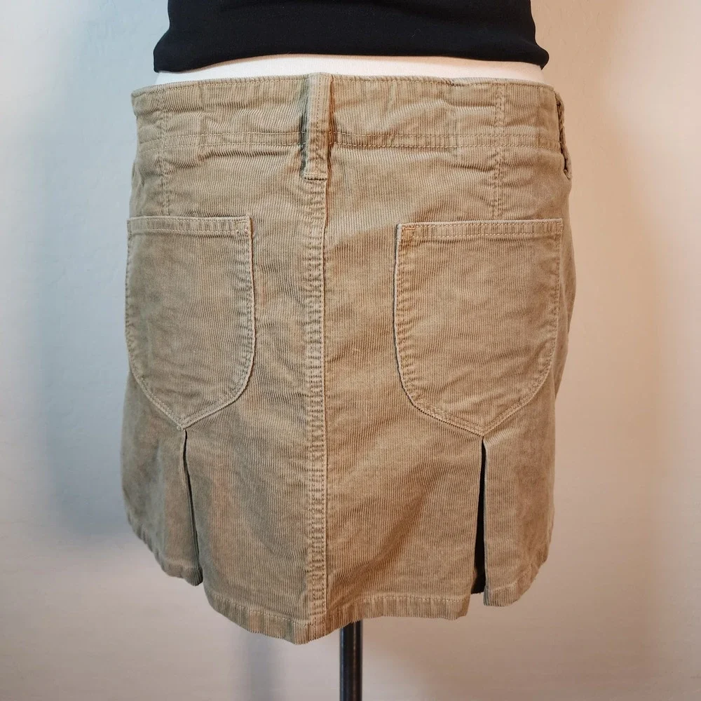 Old Navy Corduroy Mini Skirt Beige Pleated‎ Pockets Womenswear